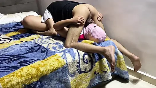 Cewek semok arab lagi asik nyepong kontol