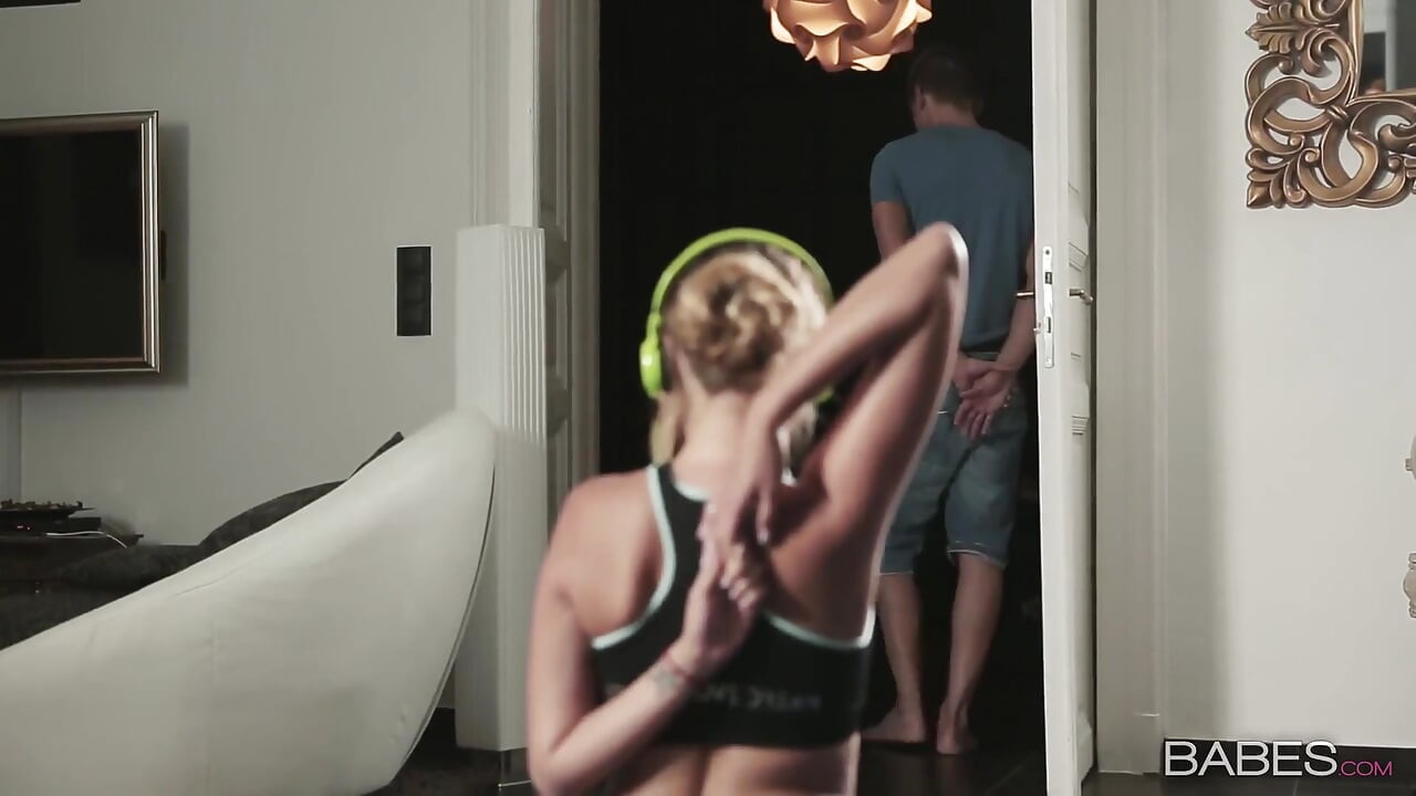 Brudar - när Mark och Alessandra Jane snuck av styvmor Candy tränar i vardagsrummet