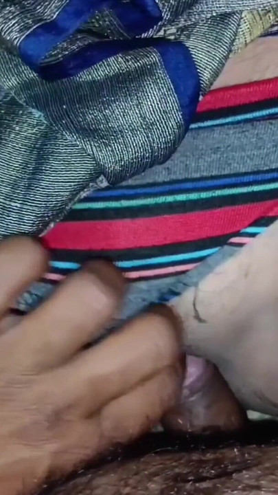 Devar ne bhabhi ko bedroom me choda dewar ne bhabhi ko pela bhabhi ki chudai brother-in-law ke sath | Clip 1