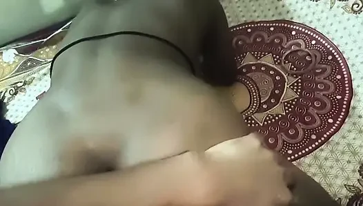 Aaj apni girlfriend ko ghar bulaya aur uski pyaas bujhaai