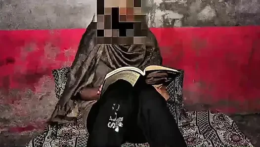 Delhi white girl takes policeman's entire cock in her big ass