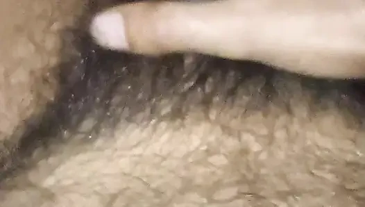 Baba porno izlerken büyük yarağı sıvazlıyor