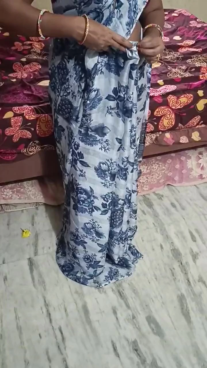 Oğlan ve komşunun oğlanla gizli ilişkisi sikişiyor