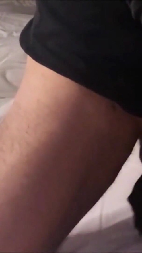 Ik geef een voetenbeurt aan een vreemde in een hotel met mijn zwarte panty | Clip 2