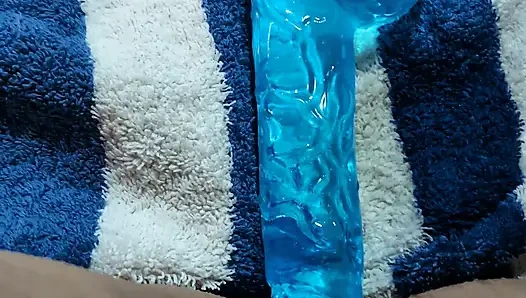 Yeni dildolar çifte penetrasyon orta yaşlı seksi kadın