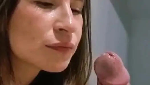 хороший минет для моего лучшего друга, я пью его молоко, как если бы я была шлюхой