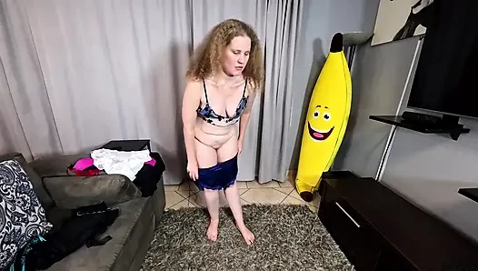 Amateur-MILF erstmals dessous versuchen auf einem lkw