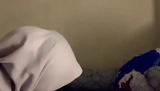 Ich ficke den schwanz meiner stiefschwester, wenn es ruhig ist