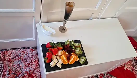 Versautes Vixen-essen Wam Und Neck-fetisch, Fruchtiges Fest