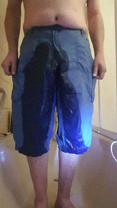 pee in shorts