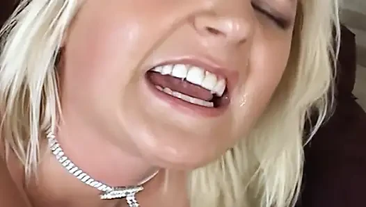 Gangbang-schlampe von mehreren pulsierenden schwänzen gedehnt