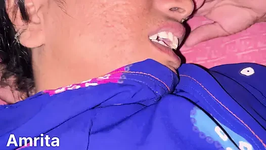 Bhabhi ko pela in house.