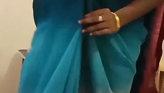 Desi Tamil Cuckold Wife Teases in Pink Bra Saree Navel Show at Hotel! Indianhotwifex