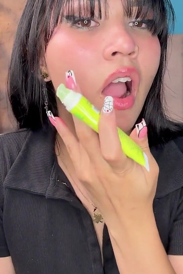 I Put Gloss on My Lips