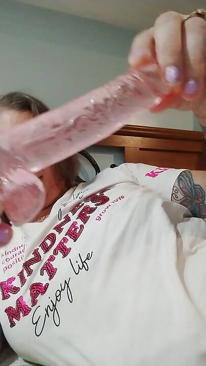 Time to invite you into my bedroom for a little close-up look at what I do when I'm all alone