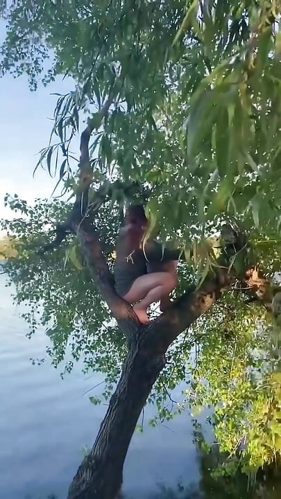 Upokorzenie toalety na zewnątrz