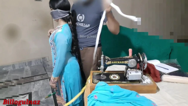 Desi darji (tailor) fucked hard with Billo gulnaz- tailor ne bhabhi ka naap lete lete bhabhi ko hi chod dala- hindi