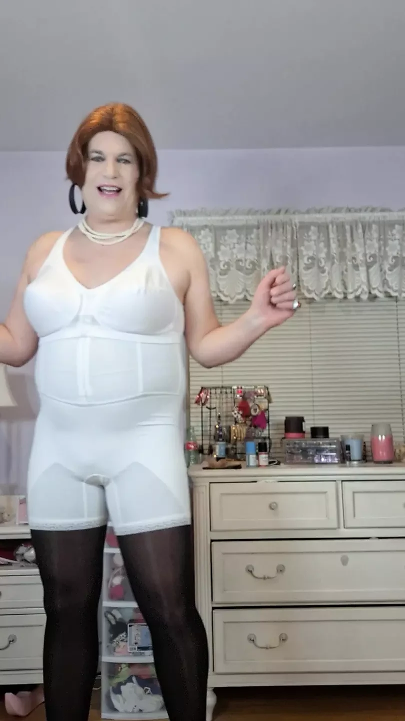 Granny Vicki is plump and curvy in new white girdle!