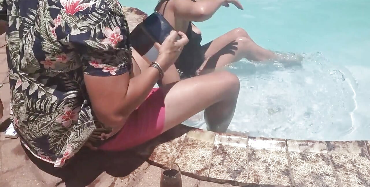 Random Guy Vacation Pool Blowjob