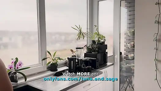 Едят друг друга на завтрак и трах на кухонной стойке (любительское видео BJ и куннилингус)