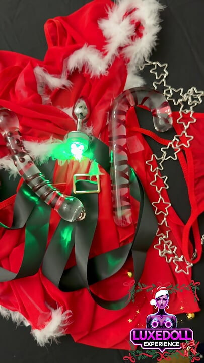 LuxeDoll Experience – Candy Cane Xmas POV 4K with Real Silicone Sexdoll in Christmas Outfit & Big Glass Dildo Play