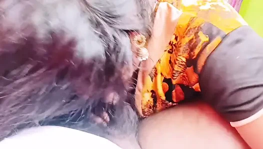 Индийская мачеха дези с сексуальными сиськами обучает пасынка сексу