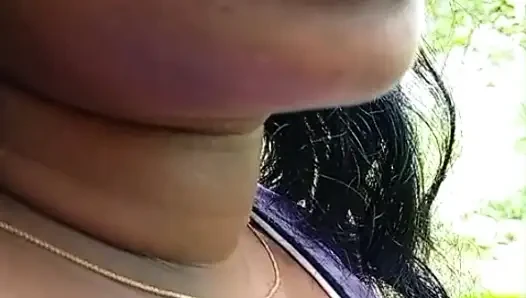 Istri desi ngentot di luar ruangan
