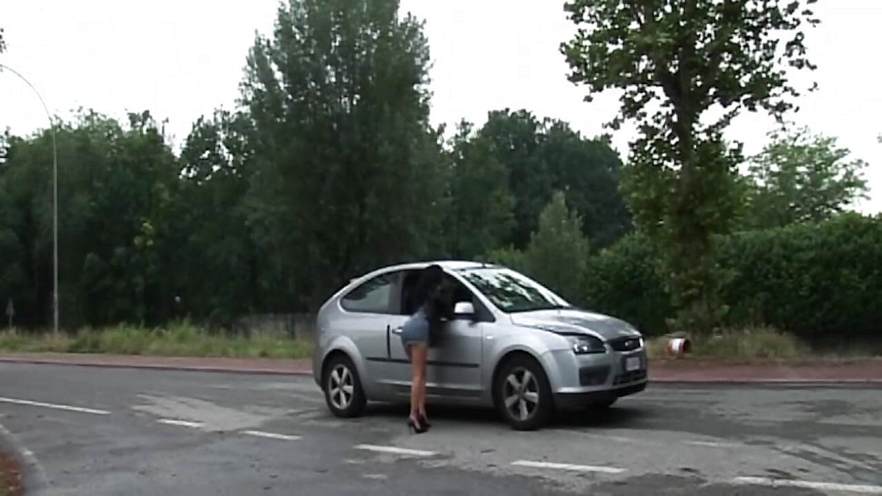 Napalona milf podniosła się i waliła w hotelu spust blast