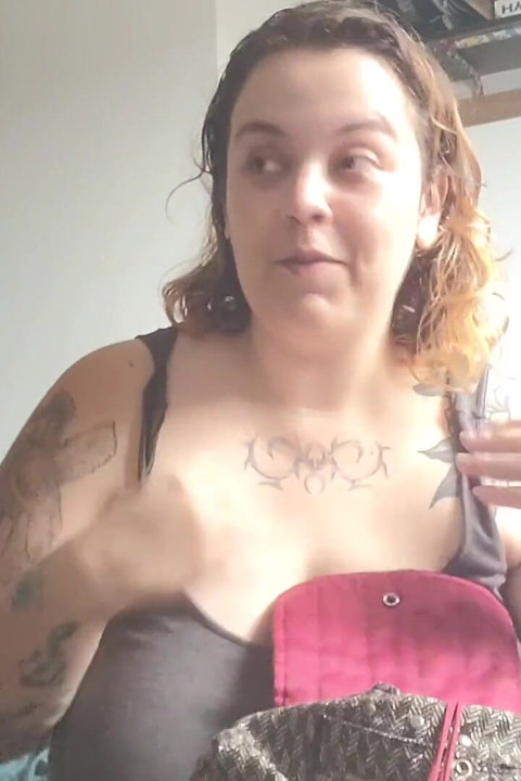 Long Distance GF Found Something Special, Can't Help but Miss You a Lot