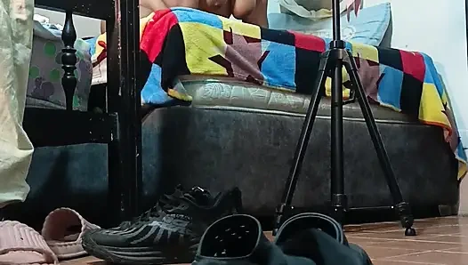 Hintli üvey annem amından döl çıkana kadar onu sikiyorum