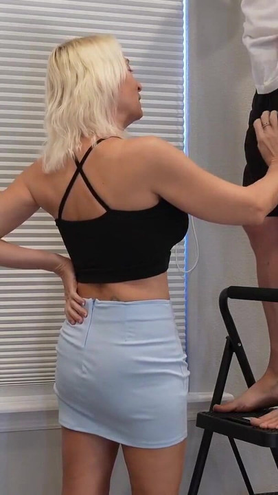 Ich danke meinem stiefcousin und dem Auftragnehmer - QUID PRO QUO E15 - MILF STELLA | Clip 1