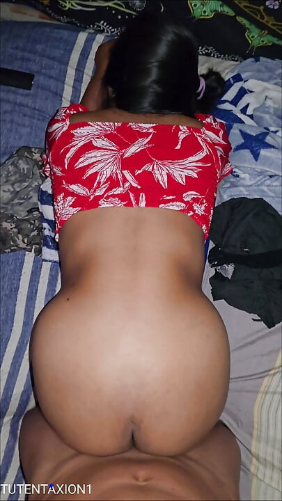 CUNHADA COM UMA BOA BUNDA É PENETRADA