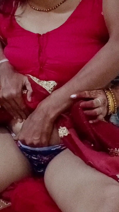 Rhea's husband lived abroad for a long time, otherwise Riya had sex with her husband's elder brother | Clip 1