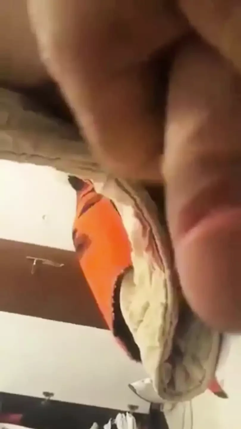 肮脏的老爸爸想要硬射精。
