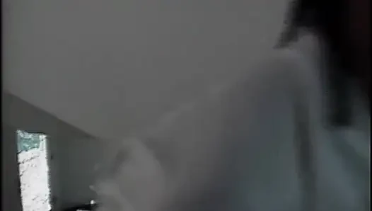 Sıkı sarışın amcık büyük bir yarağa biniyor