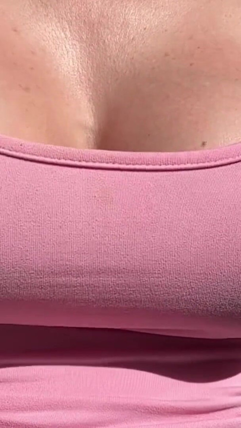 Big Tits Italian Horny Milf Outdoor aboobs bouncing sesh | Clip 1