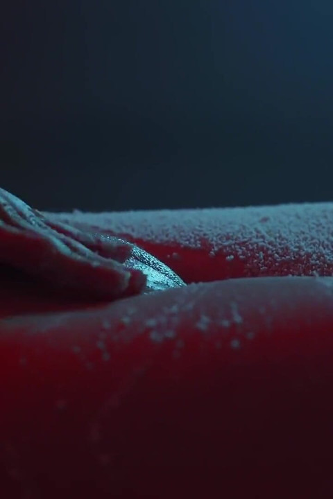 Śnieg spada na moje cycki i cipkę - Softcore Christmas Tease Zbliżenie