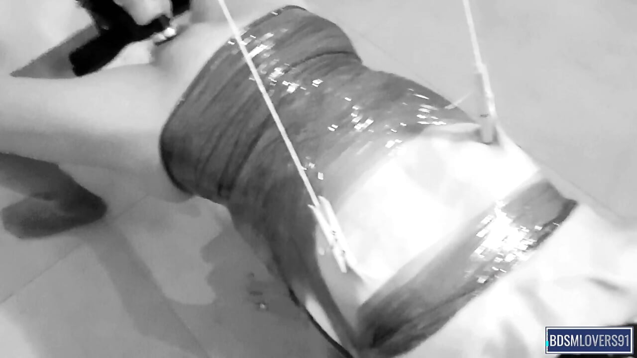 Ти не перестанеш кінчати, поки я так не скажу!