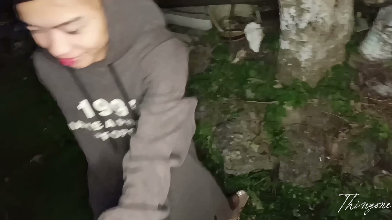 Przypomnienie, jak zaczęła się saga porno Thinyone – od brudnej ulicy...