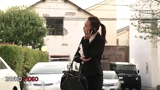 Sapık Asyalı hatun tutkulu ray ile döllemeden önce yarak yiyor