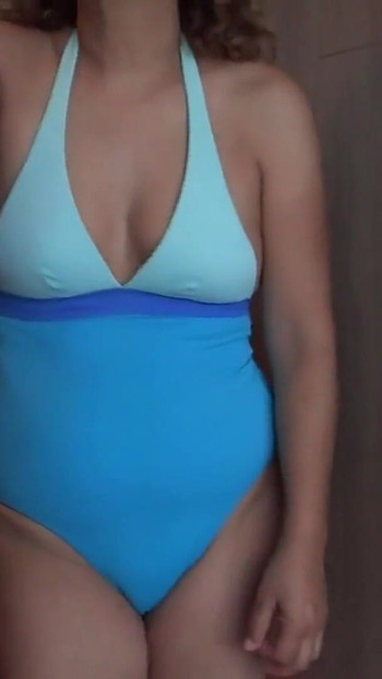 Detik kuat dari "Isteri saya sangat teruja dalam bikini di pantai"