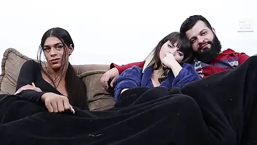 Mi-a futut prietena transsexuală în secret, mi-a plăcut! Sunt un încornorat?