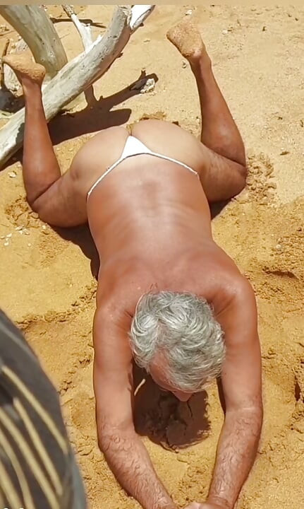 Ladysilva on all fours wanting cock in her hot ass on the beach