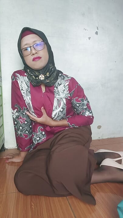 Hijab Shemale Mitha Zhe Γαμιέται με Ντίλντο