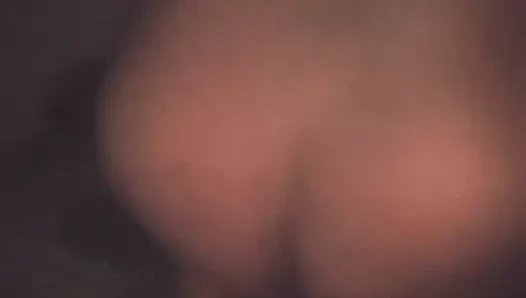 Hintli ateşli çiftler derin sikişiyor