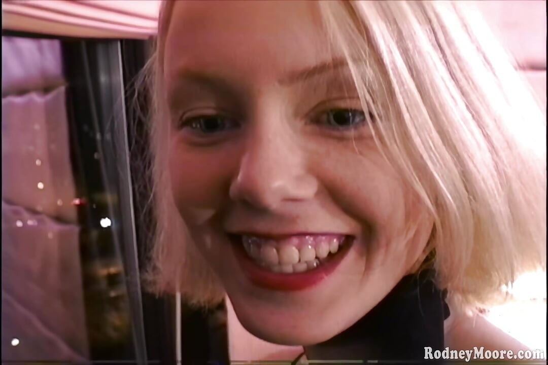 Vintage Gorgeous Sexy Amateur with Bush! 90s