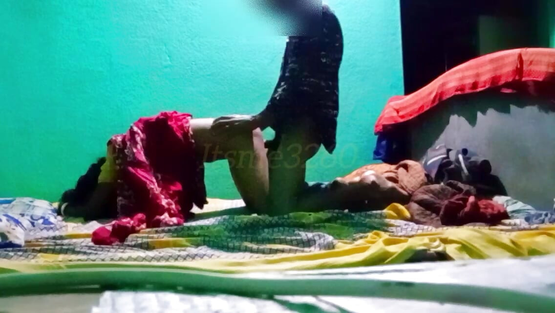 Bhabhi ki mast chudai gharme ghuske hard chudai