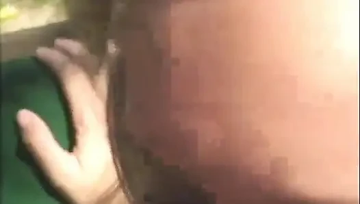 Cewek hot rambut pirang ini lagi asik ngentot kontol besar di luar ruangan sampai kakinya menganga lebar