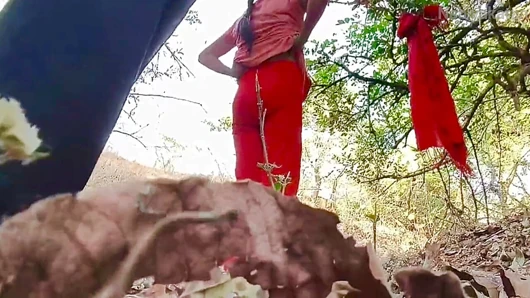 Indische nabiya stiefschwester will sex im freien stiefschwester will großen indischen schwanz lutschen