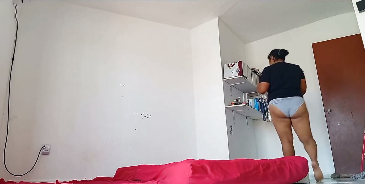 Mẹ chồng tôi hỏi tôi liệu bà ấy có thể dọn dẹp phòng của tôi không